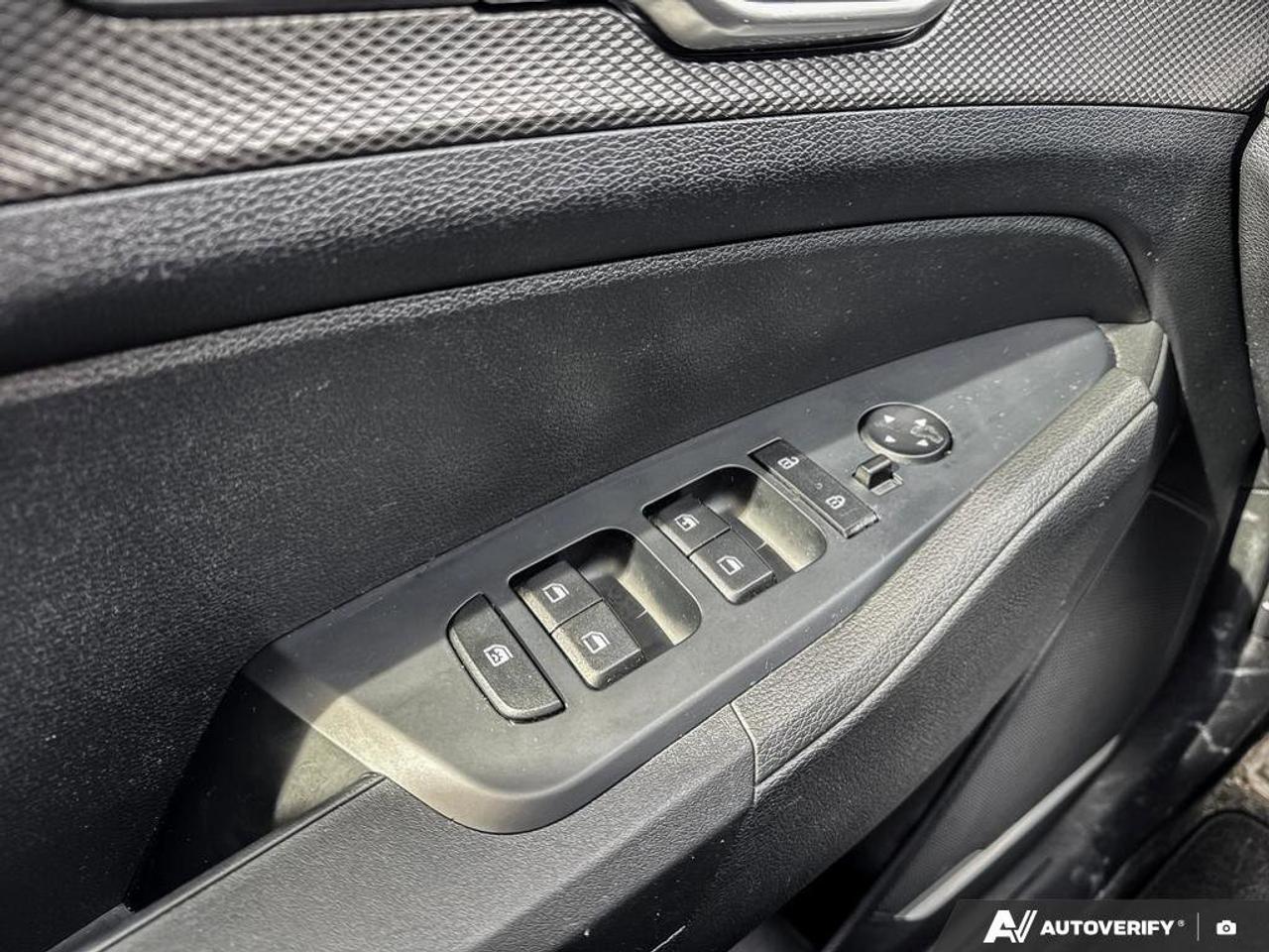 2023 Kia Sportage LX   Heated Seats   Apple CarPlay   Clean Carfax Photo