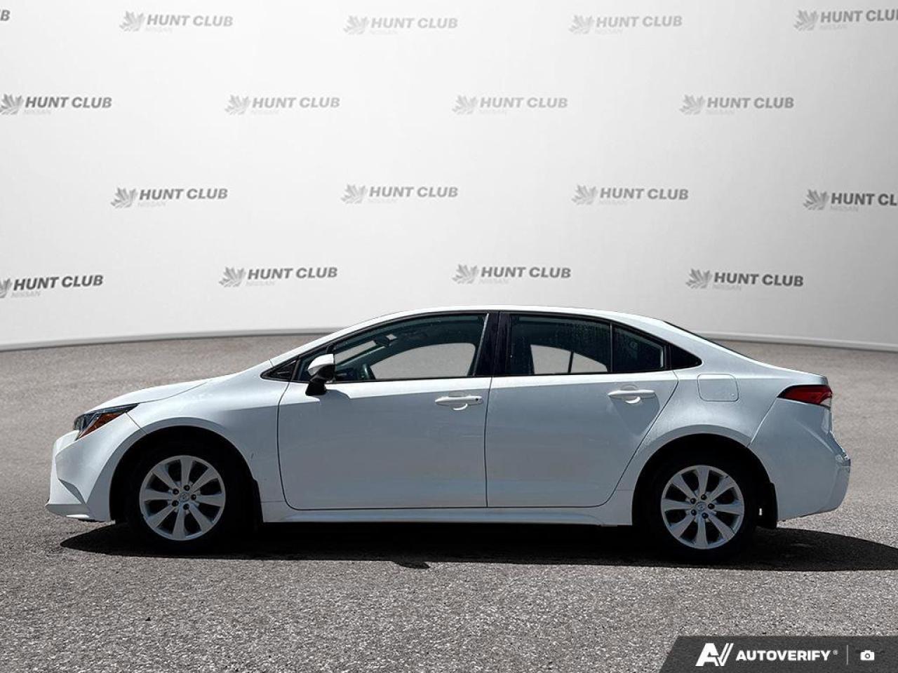 2023 Toyota Corolla LE Photo