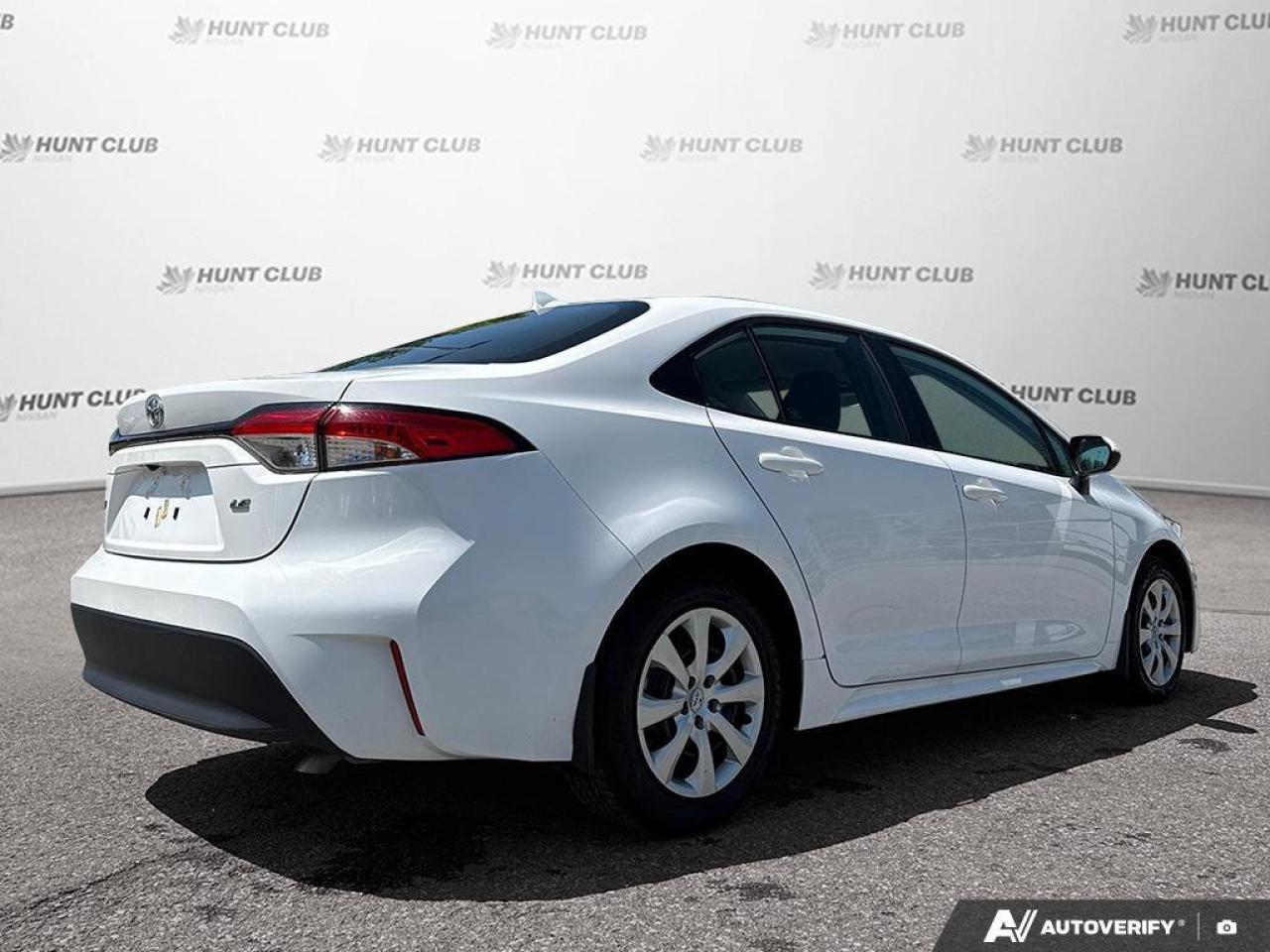 2023 Toyota Corolla LE Photo