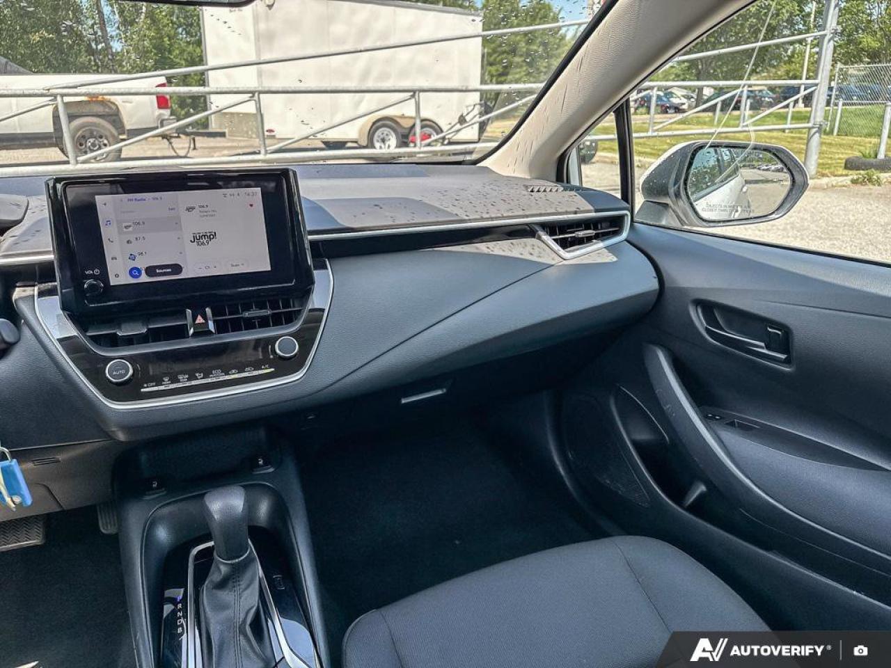 2023 Toyota Corolla LE Photo