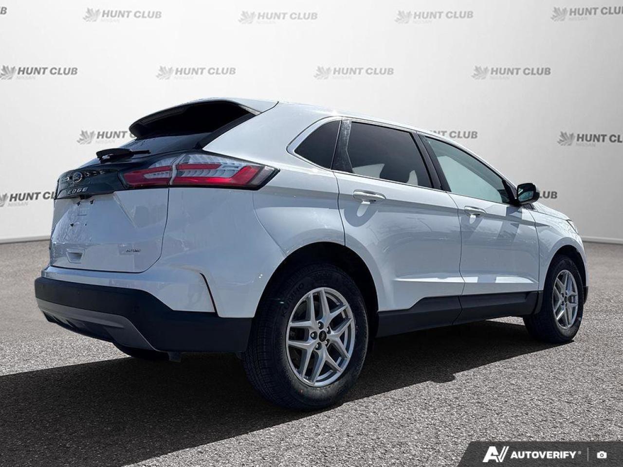 2023 Ford Edge SEL Photo
