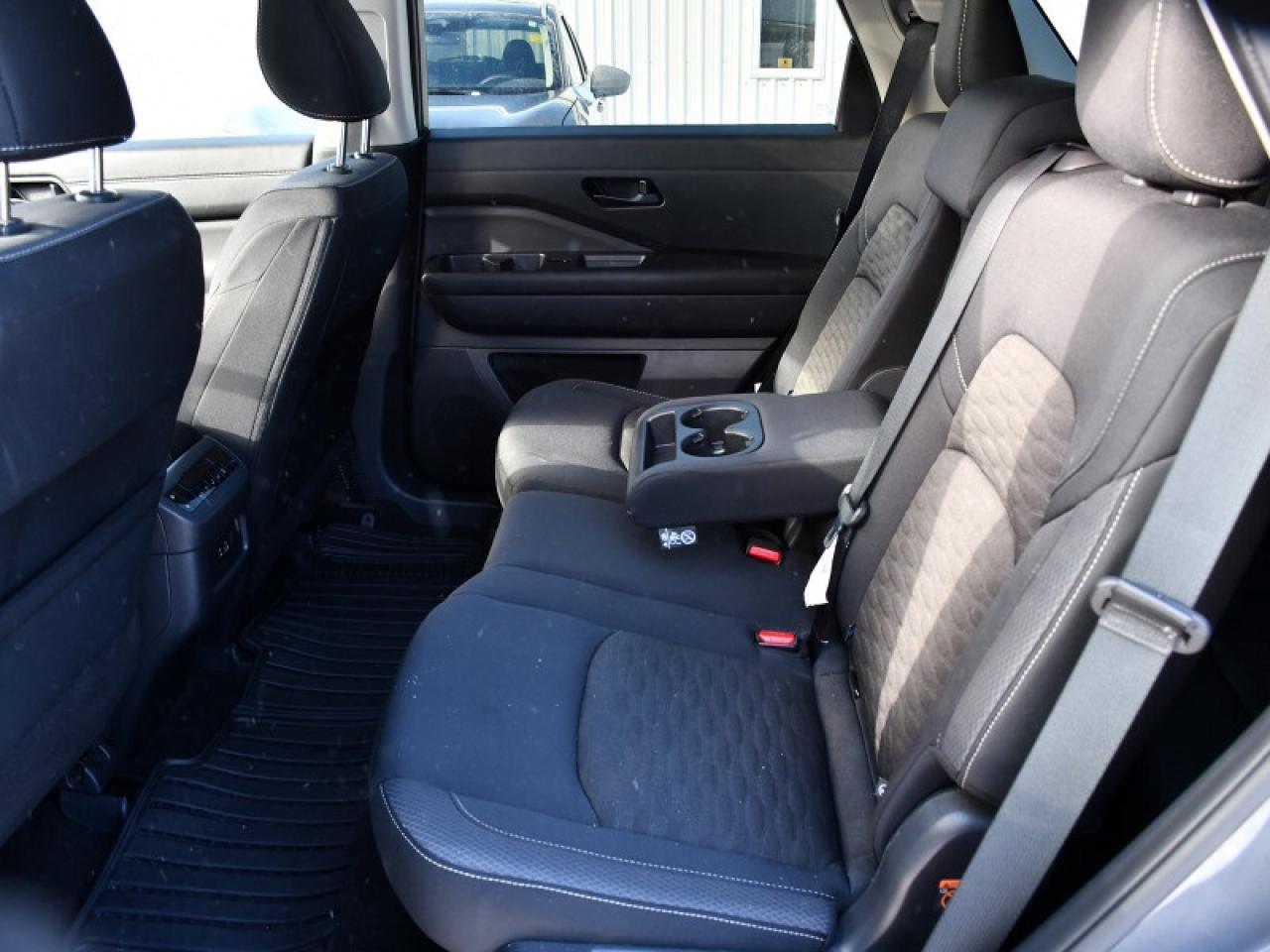 2024 Nissan Pathfinder SV   Pano Roof   Remote Start   Heated Seats   8 P Photo