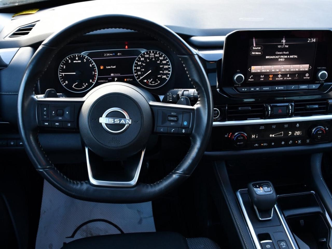 2024 Nissan Pathfinder SV   Pano Roof   Remote Start   Heated Seats   8 P Photo