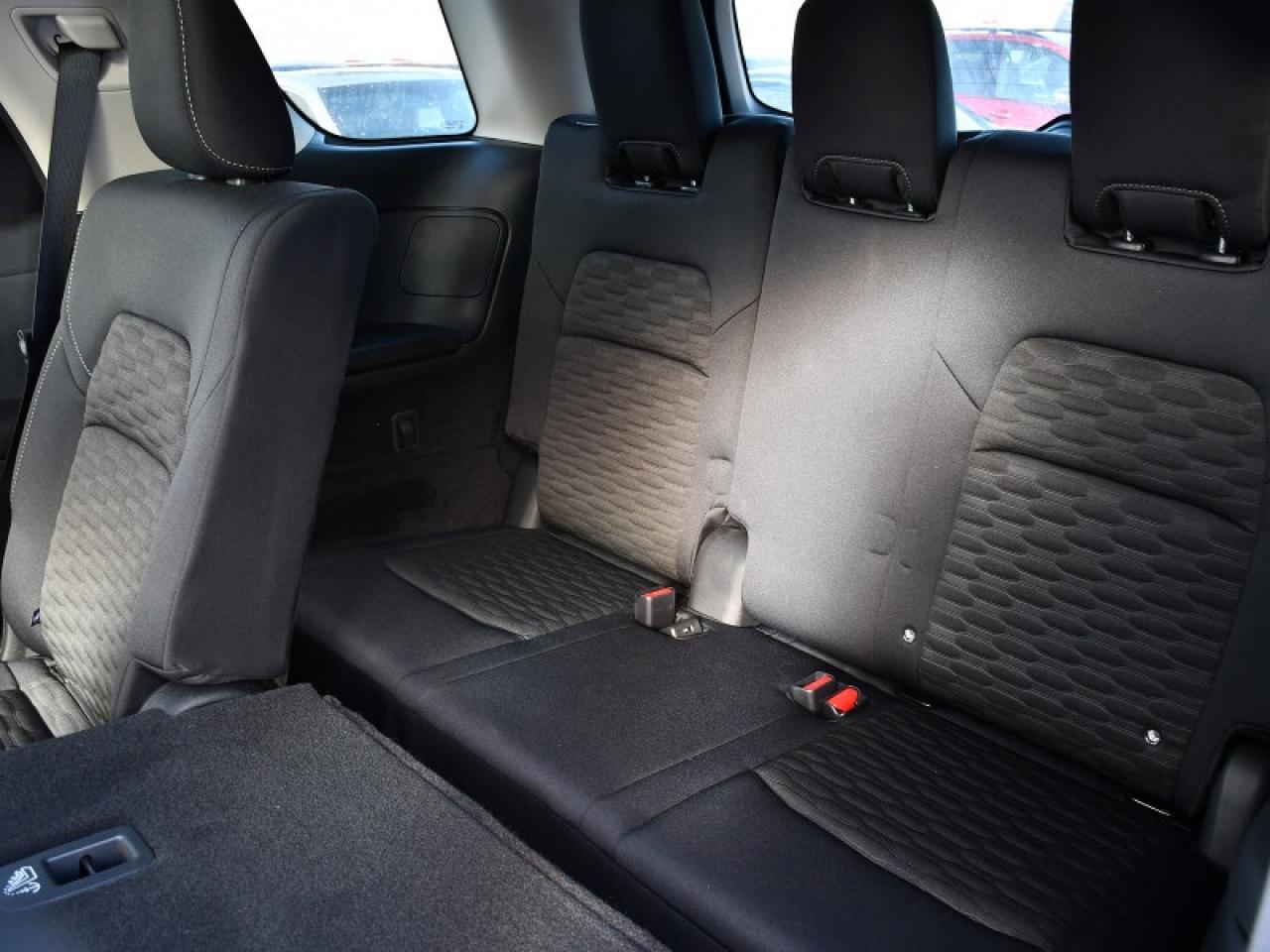 2024 Nissan Pathfinder SV   Pano Roof   Remote Start   Heated Seats   8 P Photo