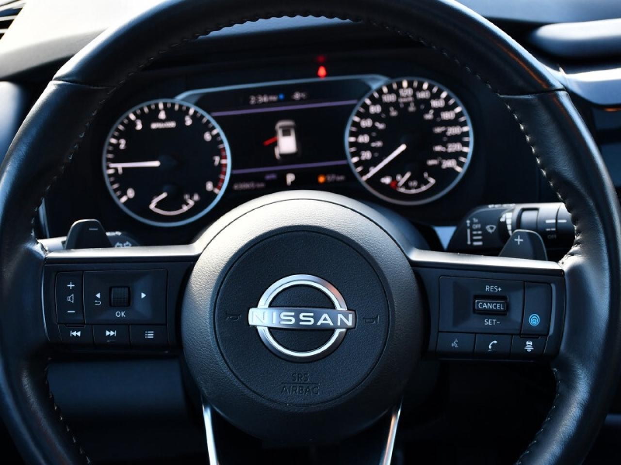 2024 Nissan Pathfinder SV   Pano Roof   Remote Start   Heated Seats   8 P Photo