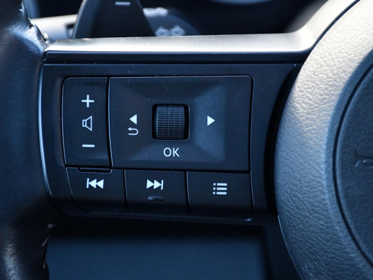 2024 Nissan Pathfinder SV   Pano Roof   Remote Start   Heated Seats   8 P Photo