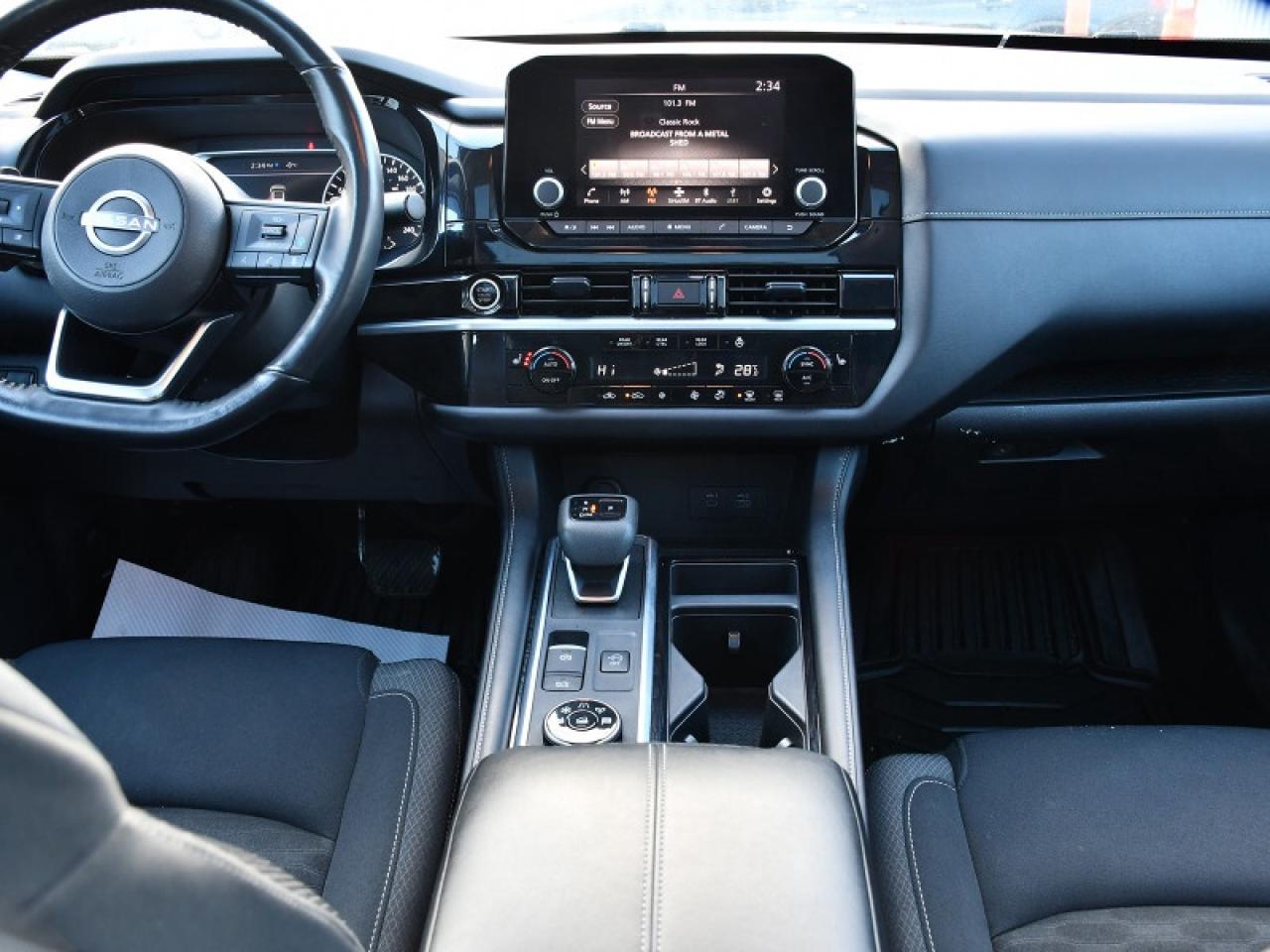 2024 Nissan Pathfinder SV   Pano Roof   Remote Start   Heated Seats   8 P Photo