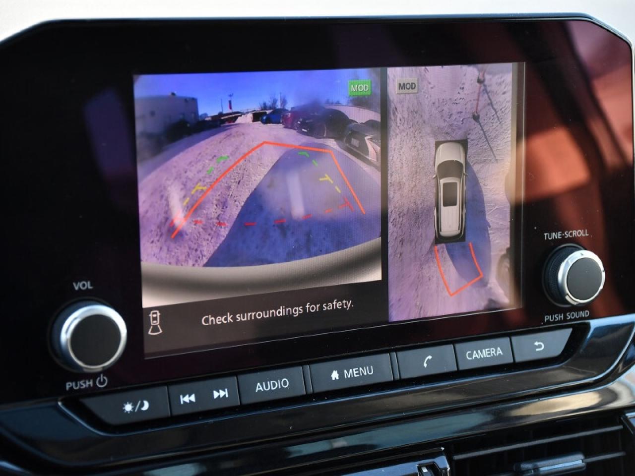 2024 Nissan Pathfinder SV   Pano Roof   Remote Start   Heated Seats   8 P Photo