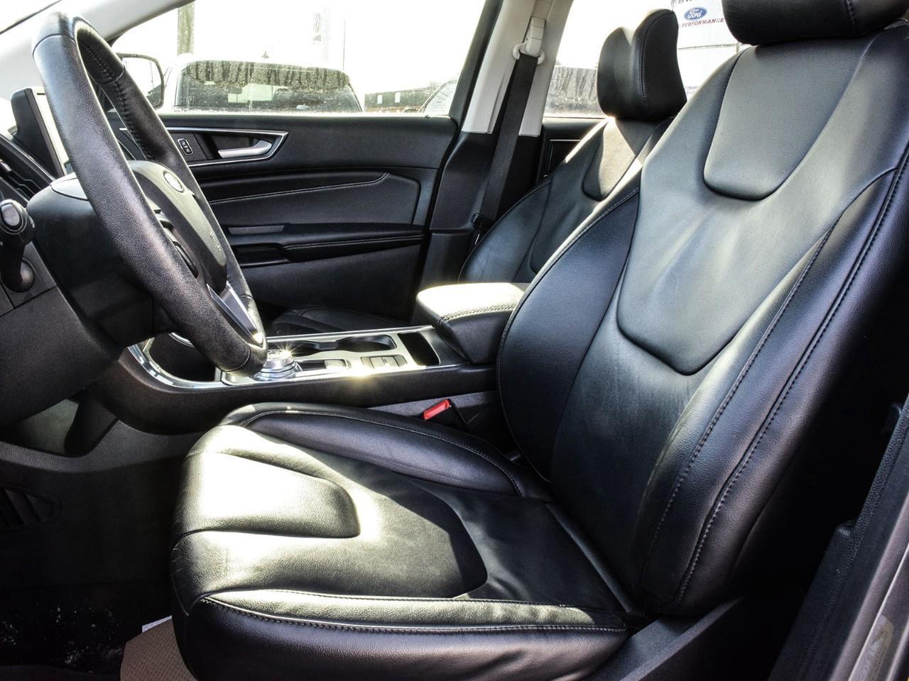 2022 Ford Edge Titanium Panoramic Sunroof   Heated Leather Seats Photo