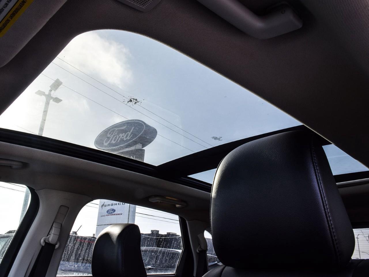 2022 Ford Edge Titanium Panoramic Sunroof   Heated Leather Seats Photo