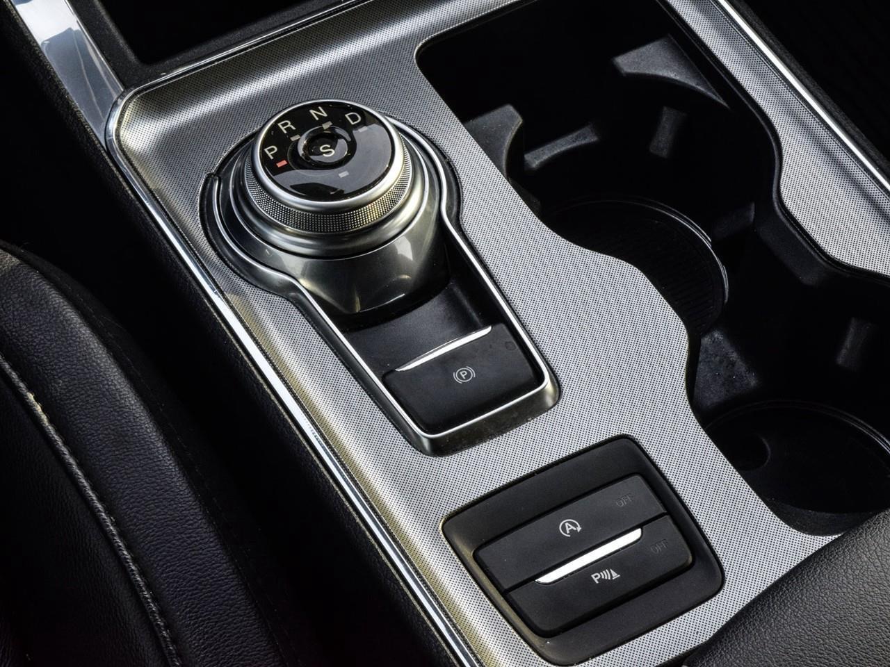 2022 Ford Edge Titanium Panoramic Sunroof   Heated Leather Seats Photo