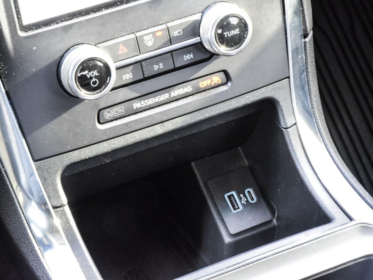 2022 Ford Edge Titanium Panoramic Sunroof   Heated Leather Seats Photo