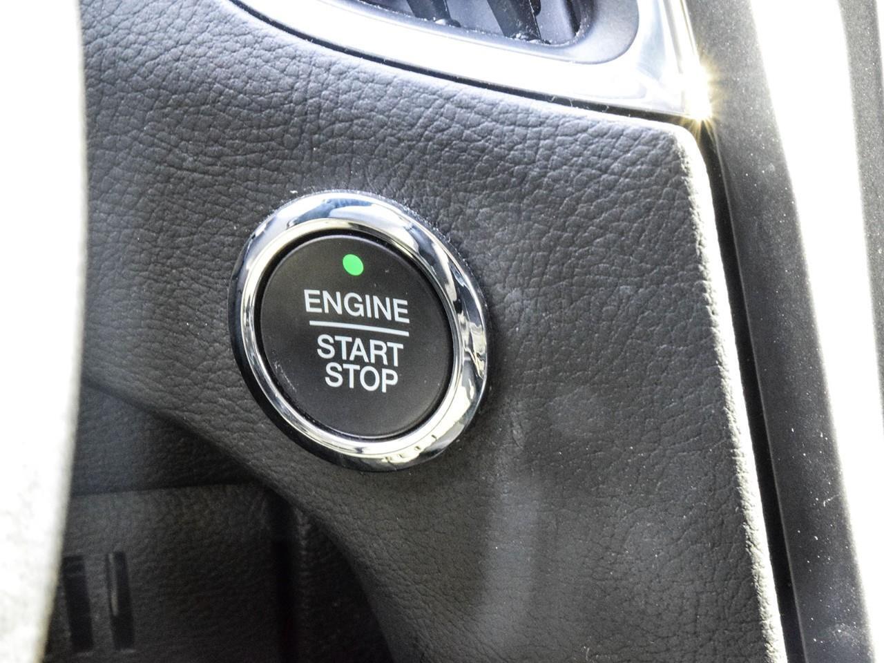 2022 Ford Edge Titanium Panoramic Sunroof   Heated Leather Seats Photo