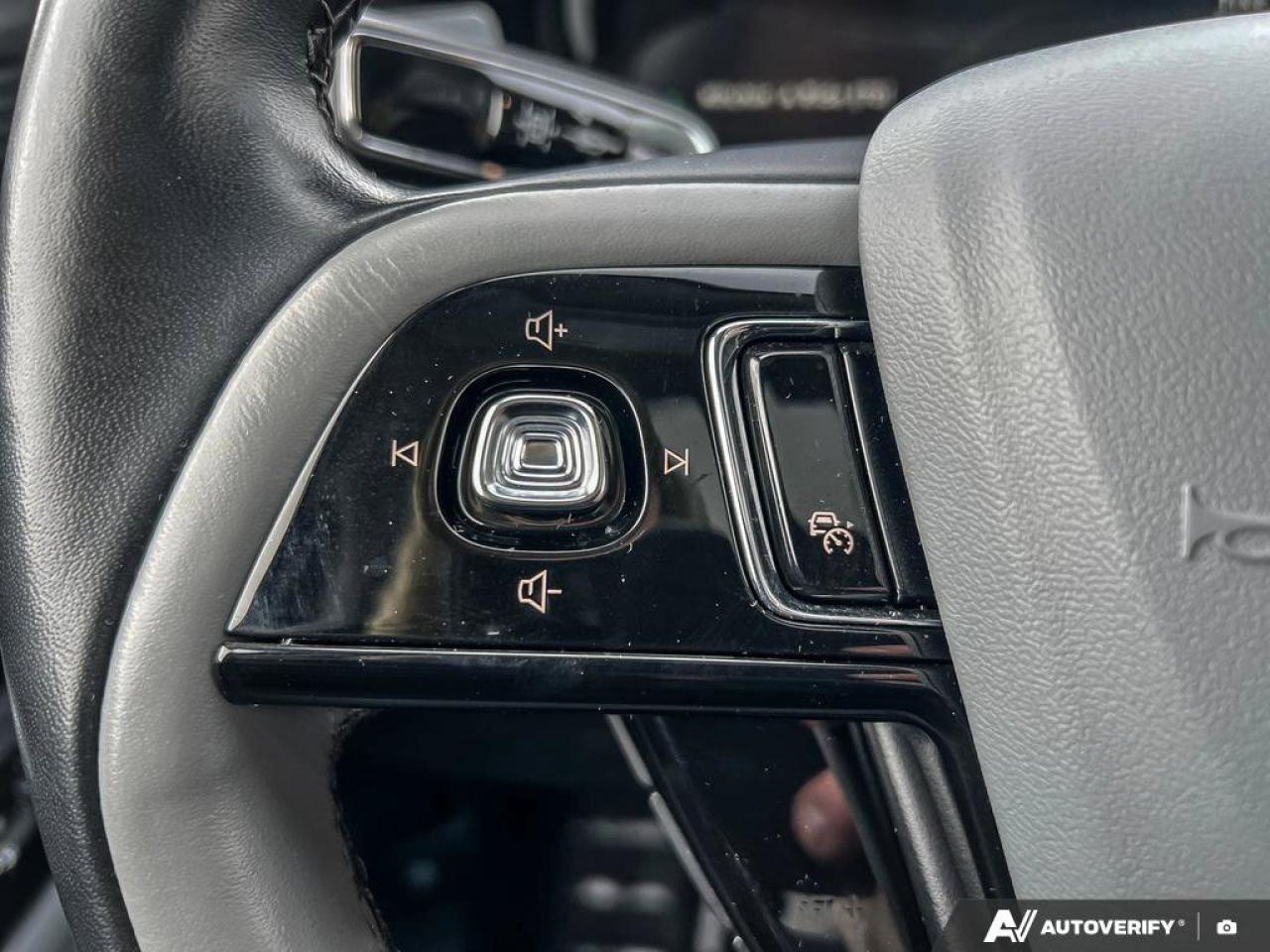 2022 Lincoln Corsair Reserve   ONE OWNER   LOW KMS   MOONROOF ONE OWNER Photo