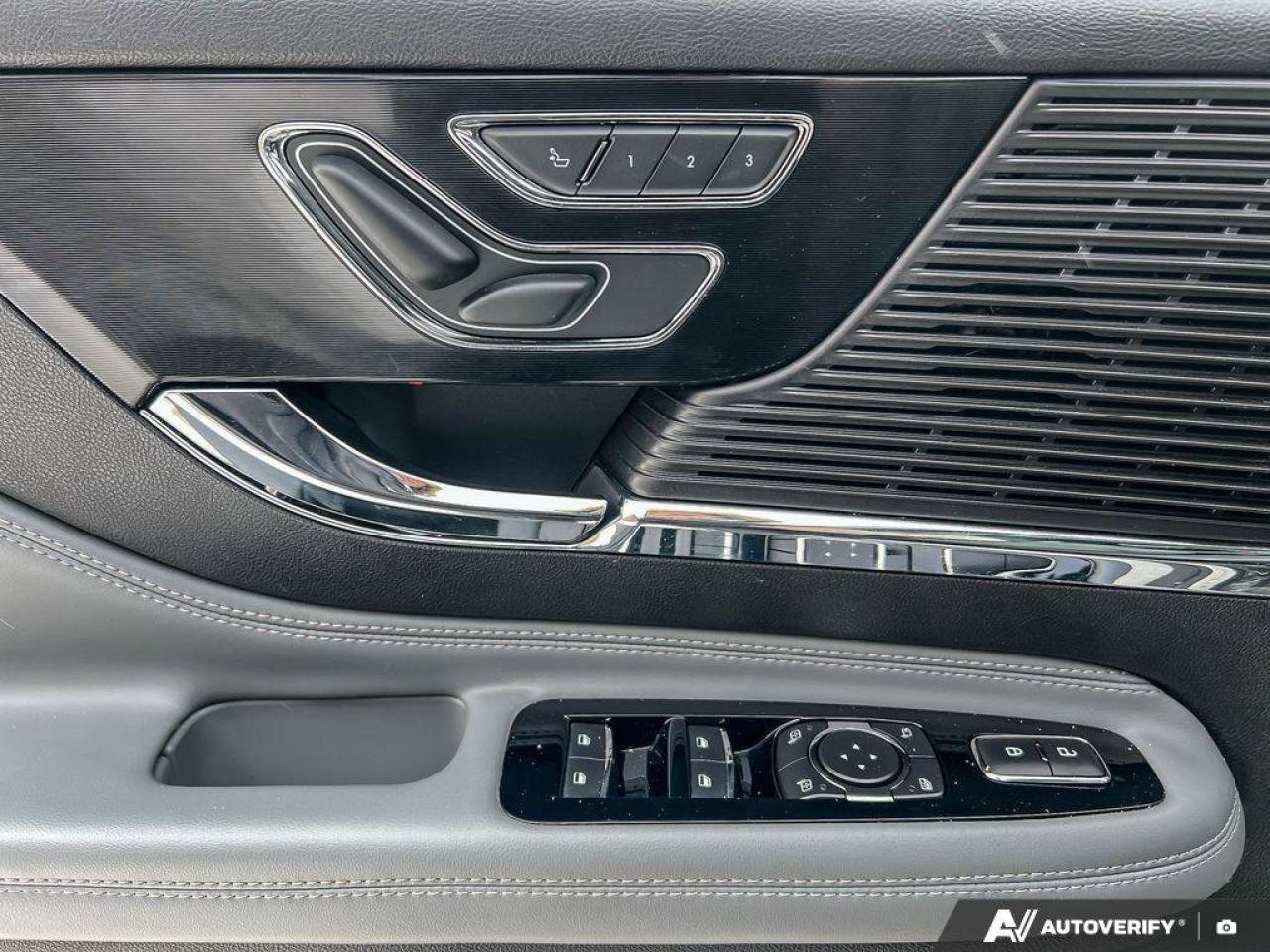 2022 Lincoln Corsair Reserve   ONE OWNER   LOW KMS   MOONROOF ONE OWNER Photo