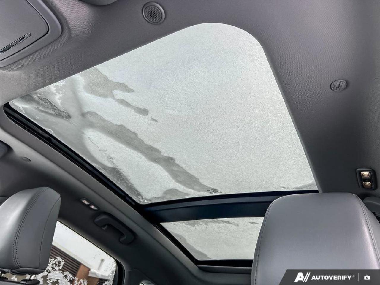 2022 Lincoln Corsair Reserve   ONE OWNER   LOW KMS   MOONROOF ONE OWNER Photo