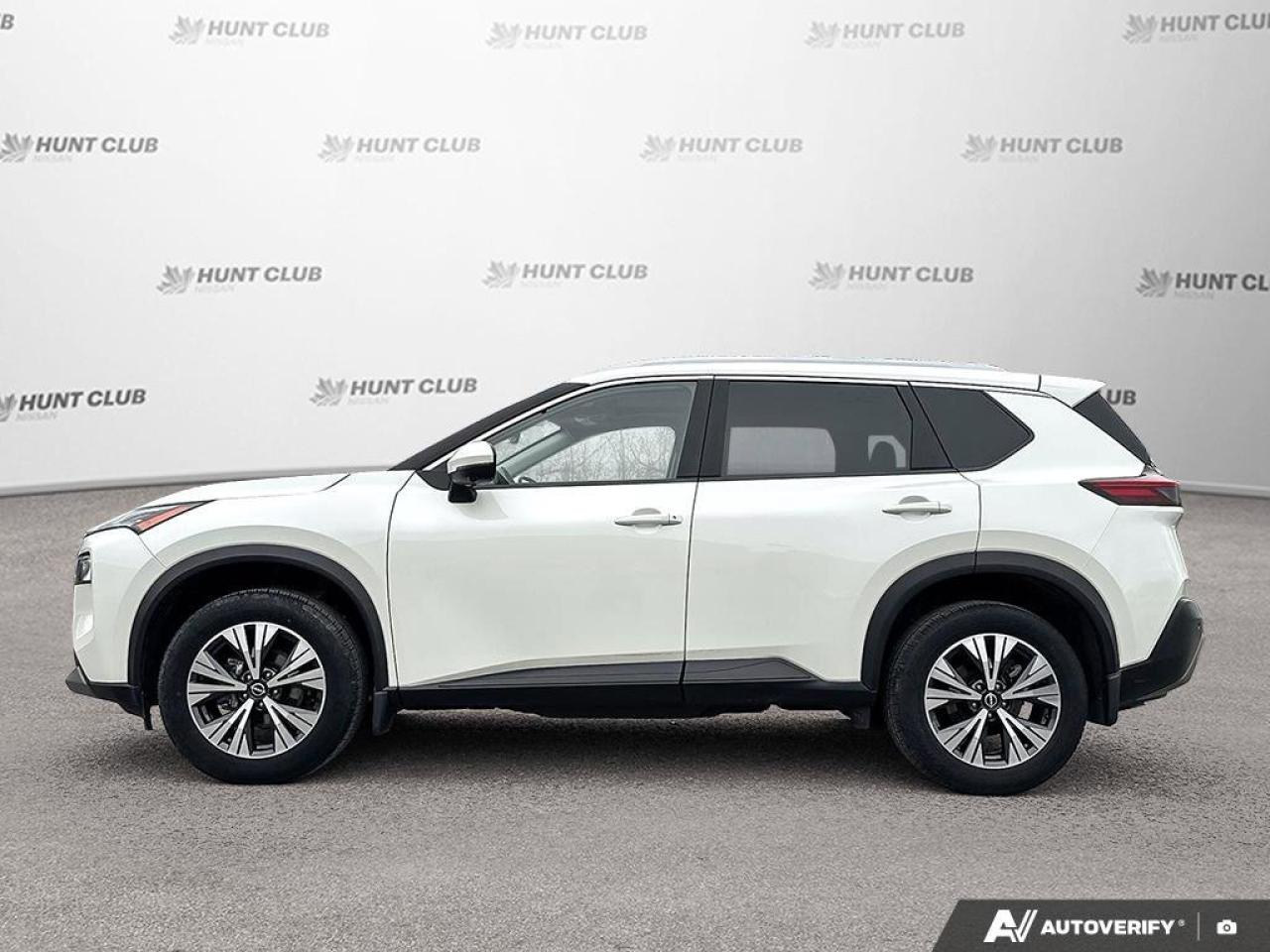 2023 Nissan Rogue SV Photo2