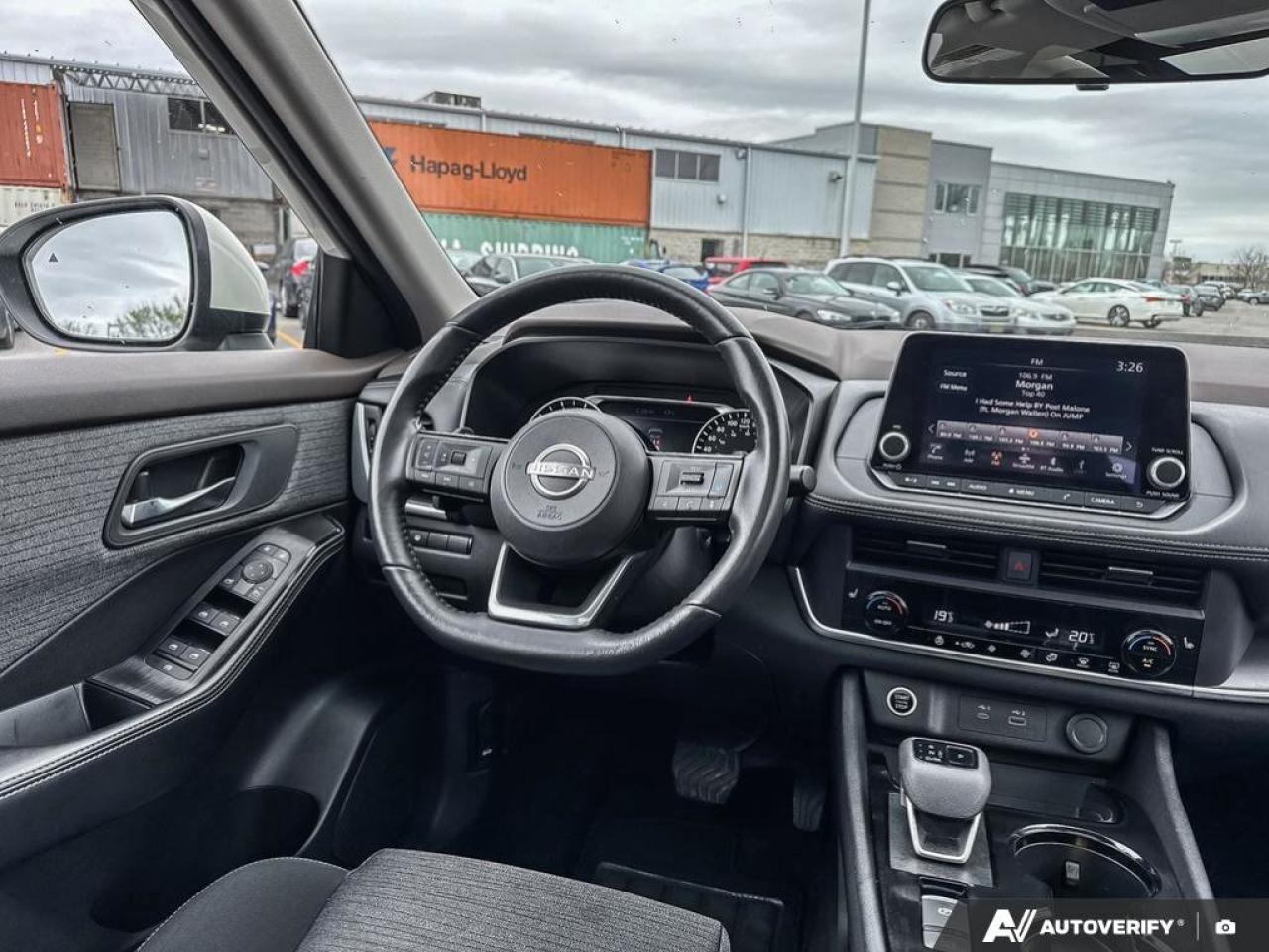 2023 Nissan Rogue SV Photo