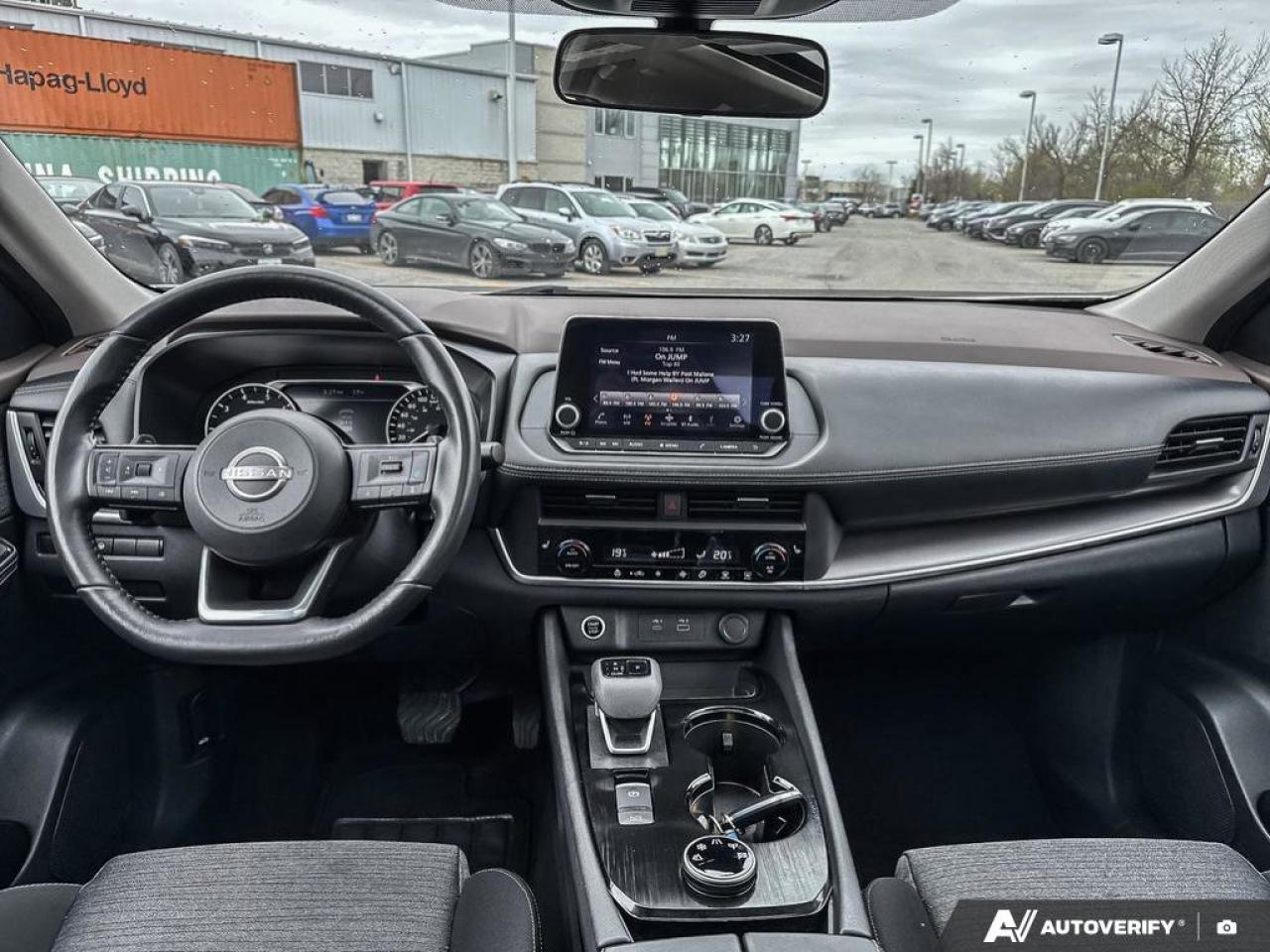 2023 Nissan Rogue SV Photo