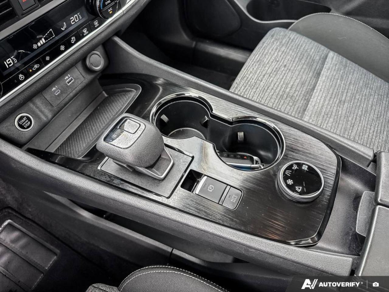 2023 Nissan Rogue SV Photo