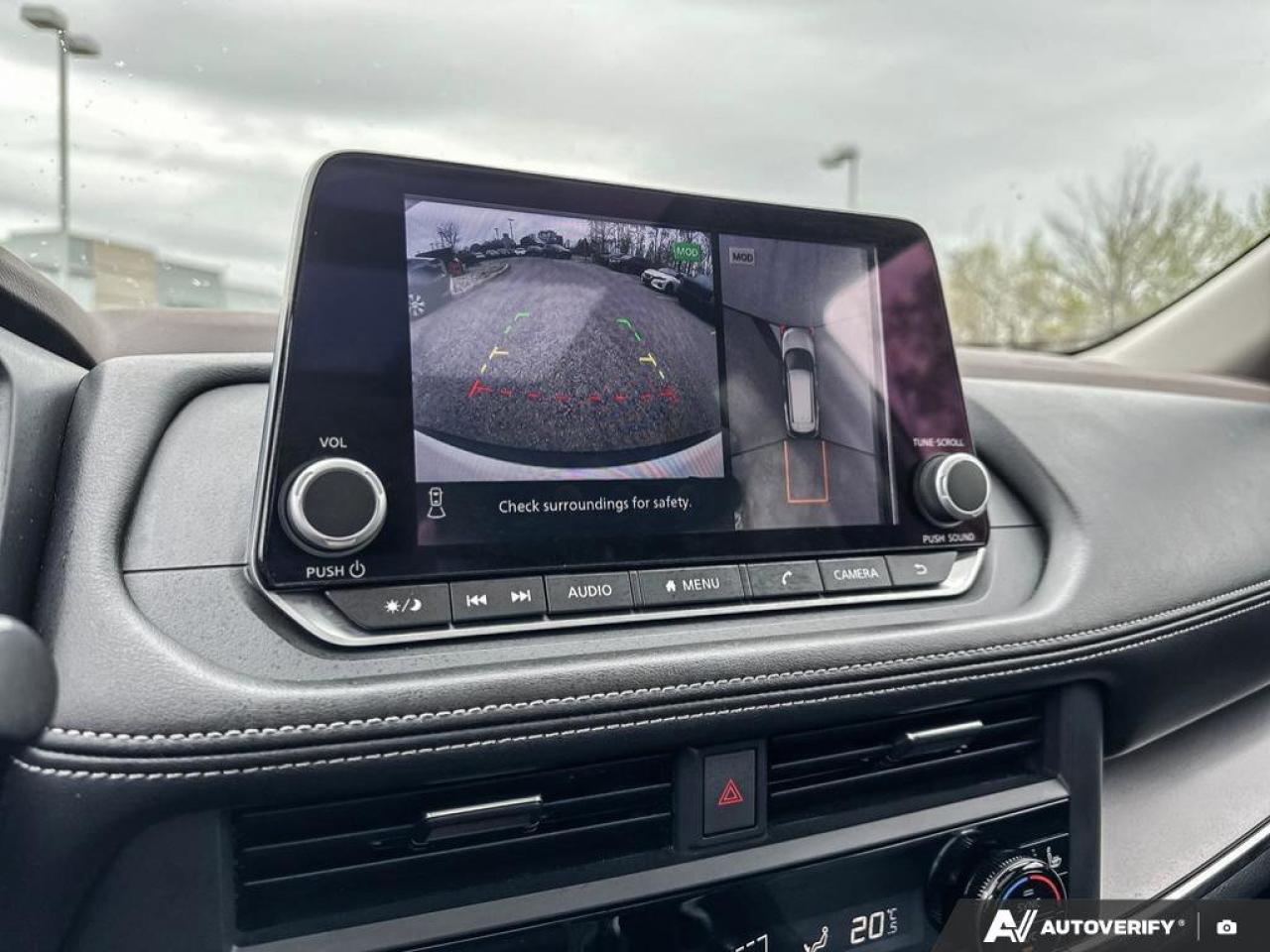 2023 Nissan Rogue SV Photo