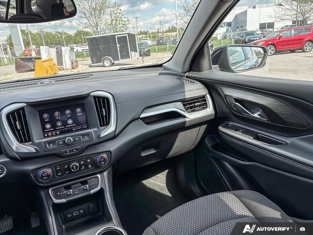 2024 GMC Terrain SLE   Heated Seats  Apple CarPlay   Rear Camera Photo