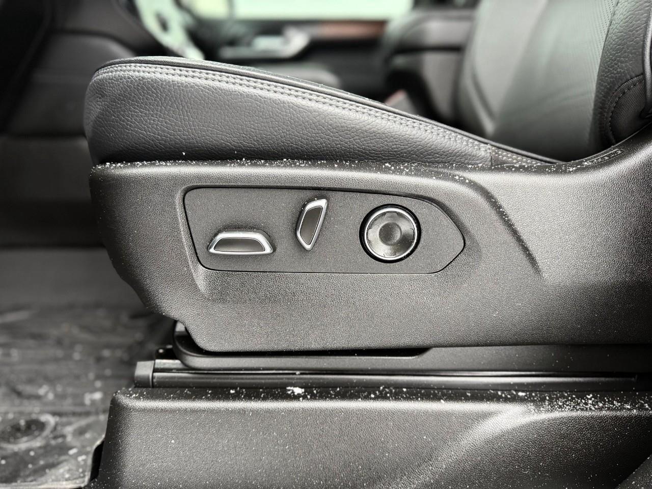 2025 GMC Yukon Denali 4dr 4x4 Photo