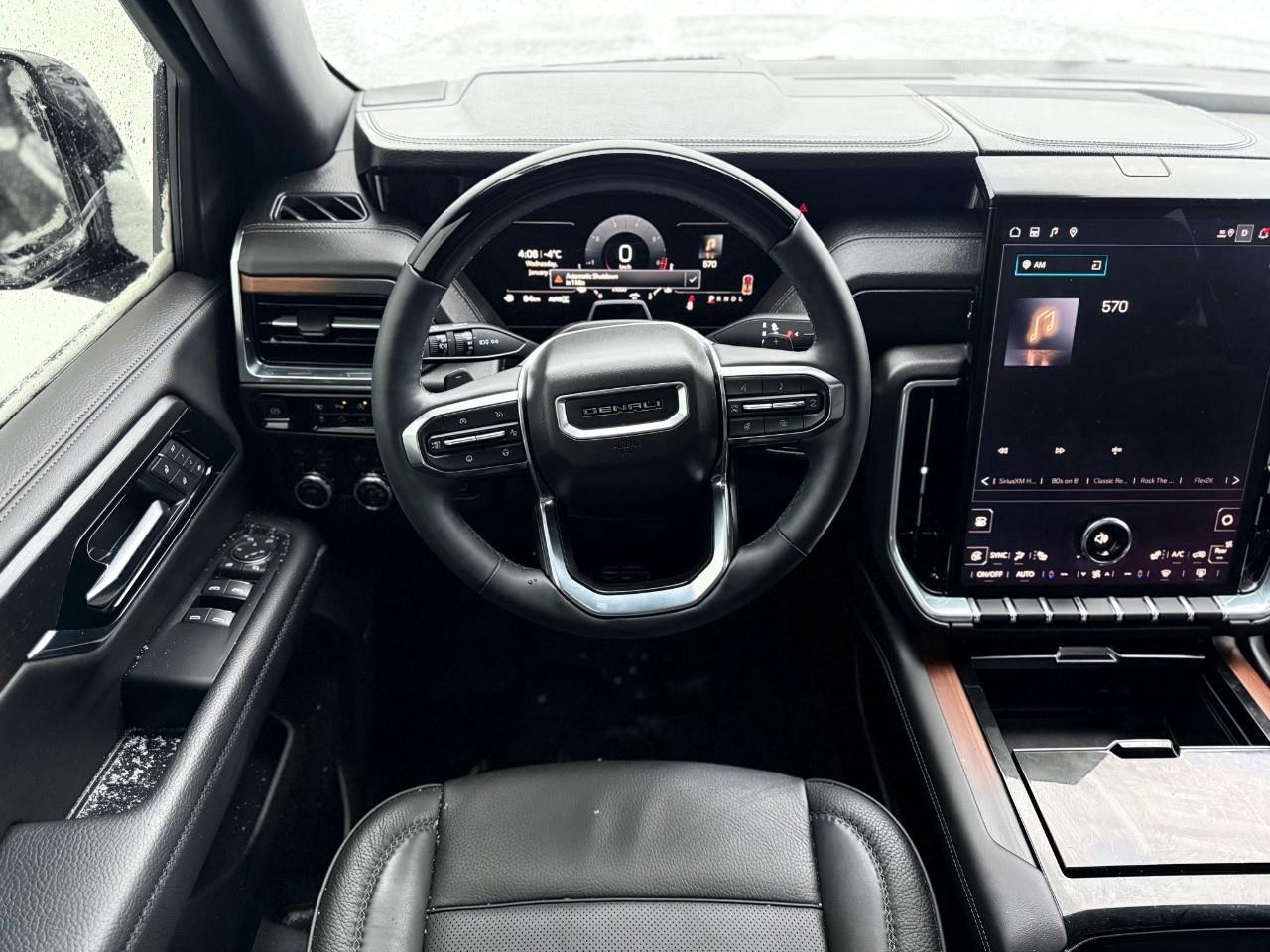 2025 GMC Yukon Denali 4dr 4x4 Photo