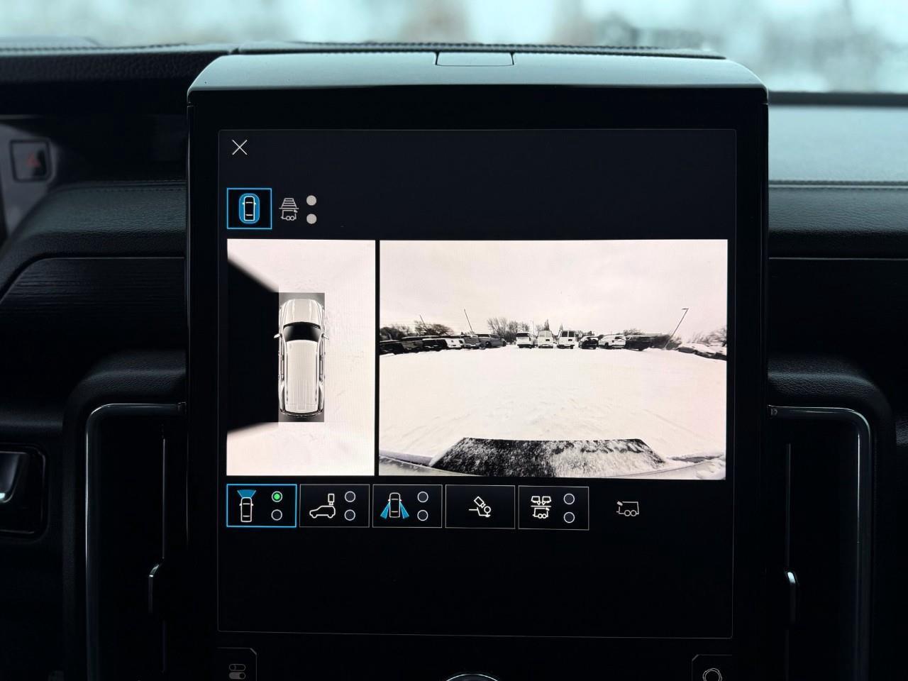 2025 GMC Yukon Denali 4dr 4x4 Photo