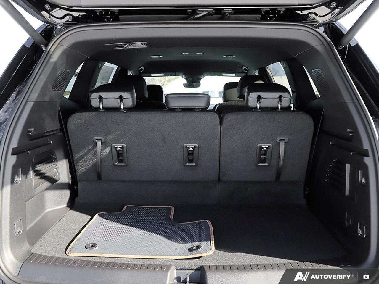 2026 GMC Acadia AWD AT4 Photo