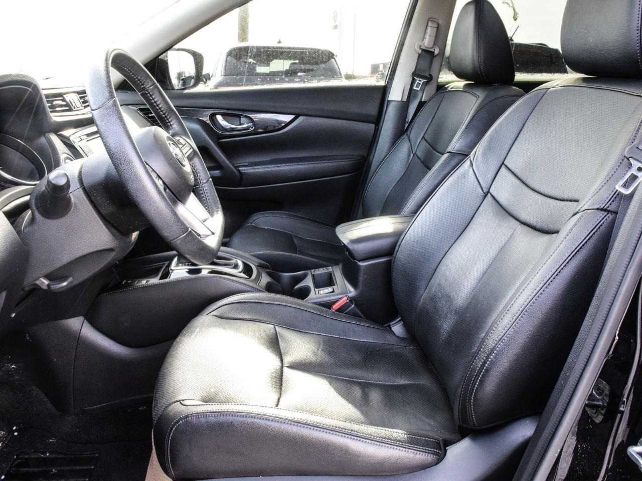 2020 Nissan Rogue SL Photo