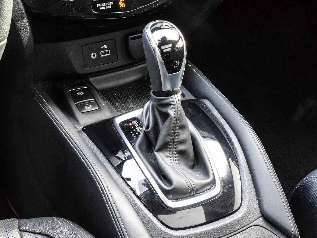 2020 Nissan Rogue SL Photo