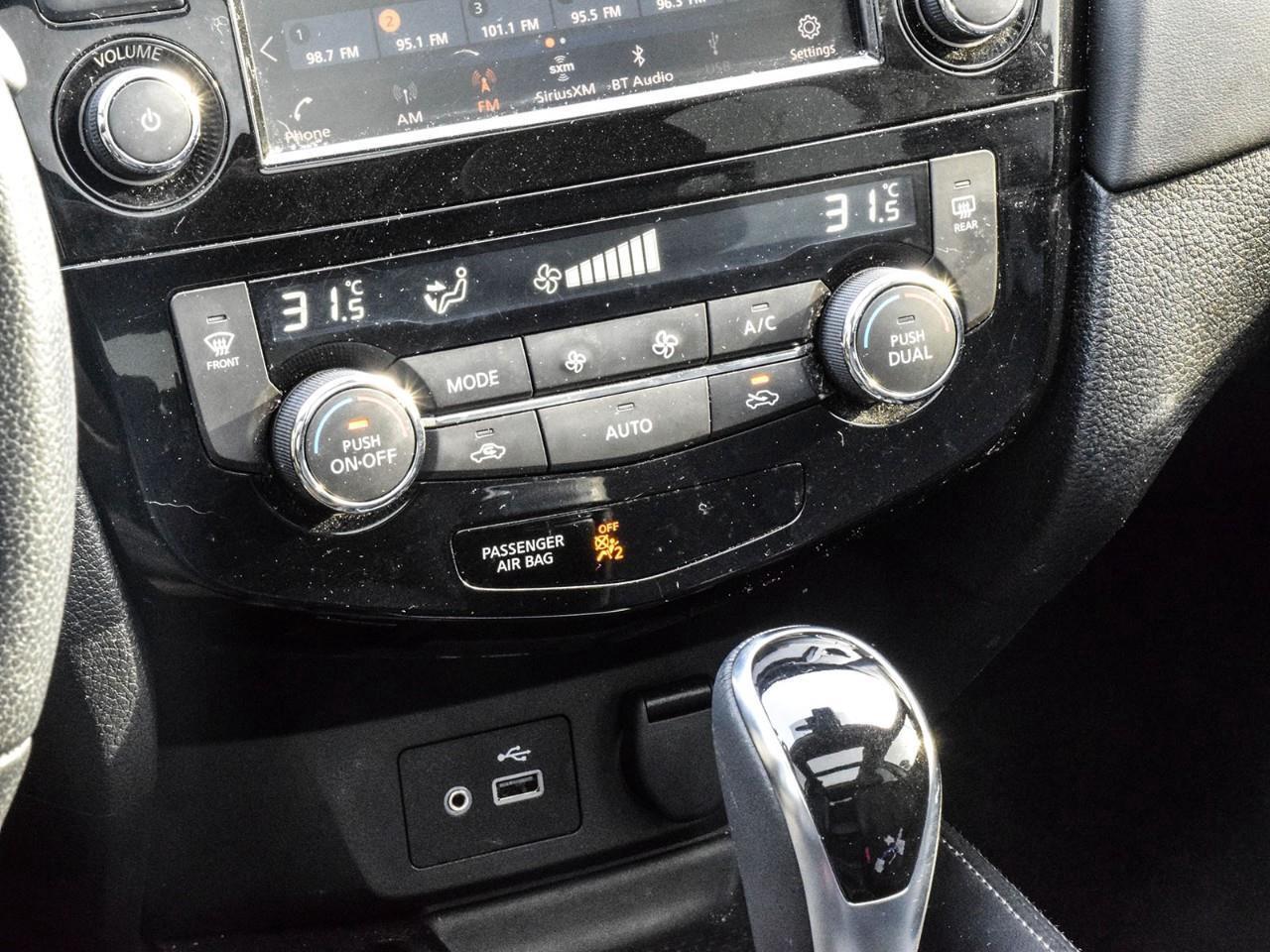 2020 Nissan Rogue SL Photo