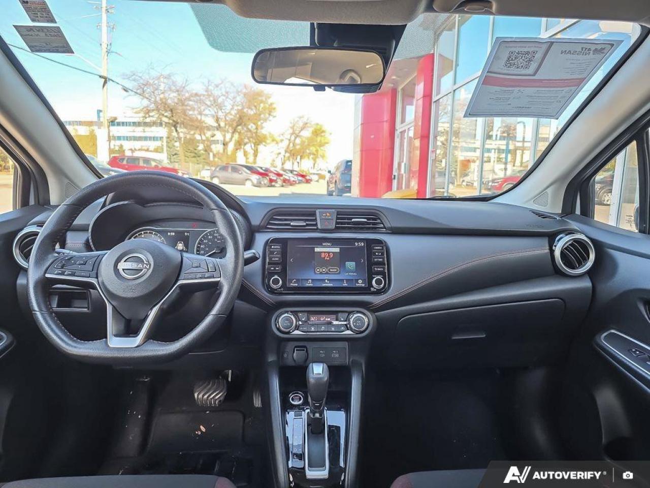 2023 Nissan Versa SR Photo