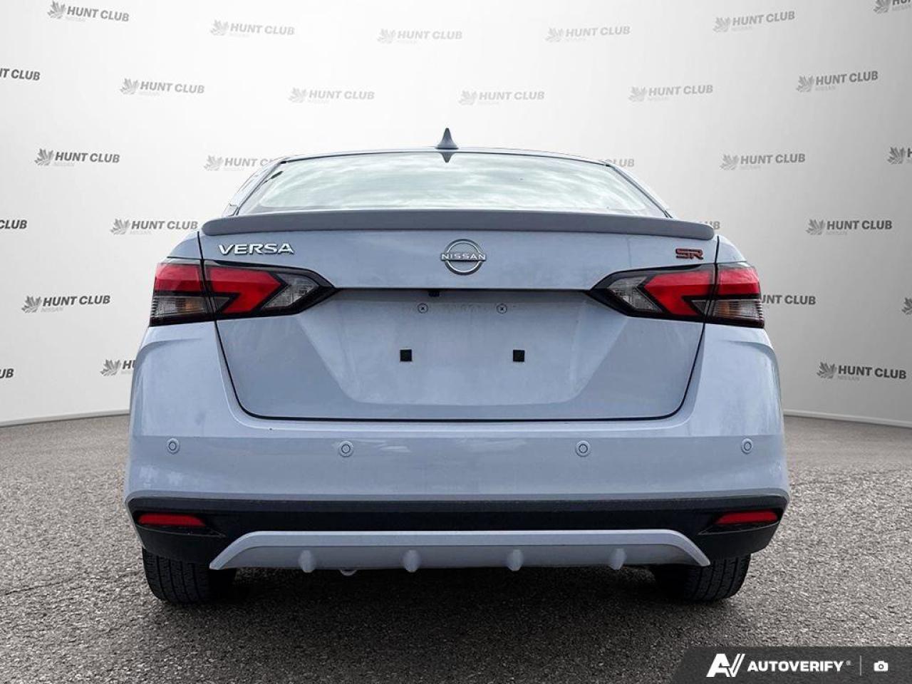 2023 Nissan Versa SR Photo