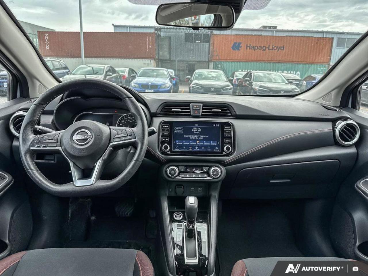2023 Nissan Versa SR Photo