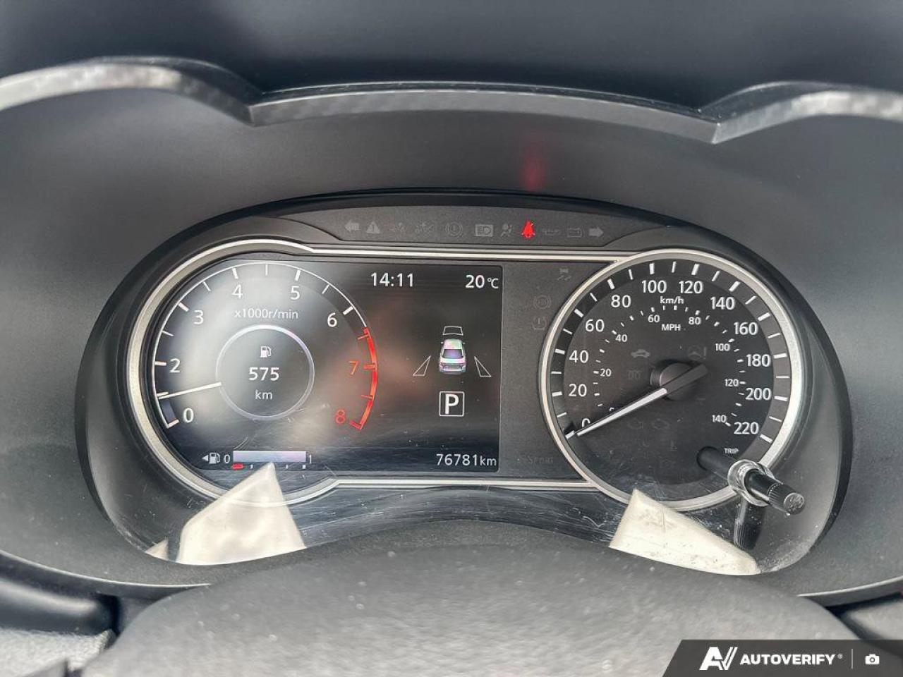 2023 Nissan Versa SR Photo