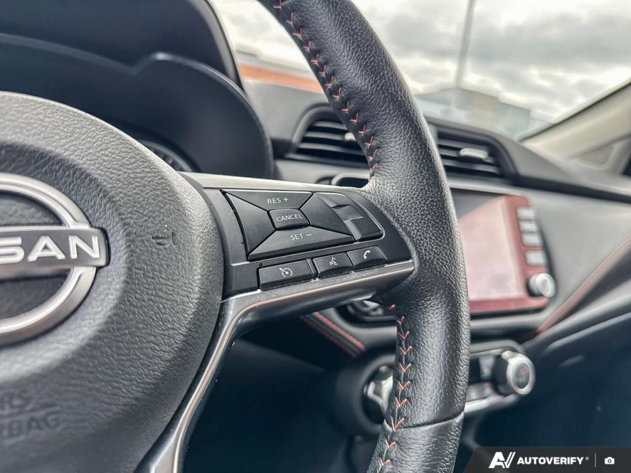 2023 Nissan Versa SR Photo