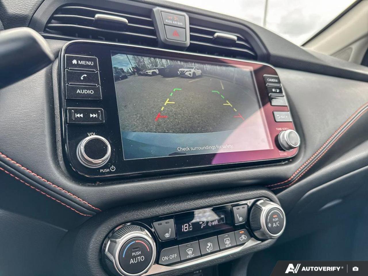 2023 Nissan Versa SR Photo