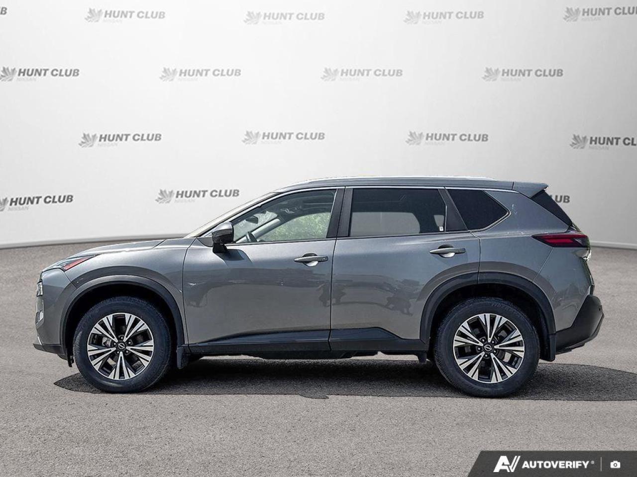 2023 Nissan Rogue SV Photo