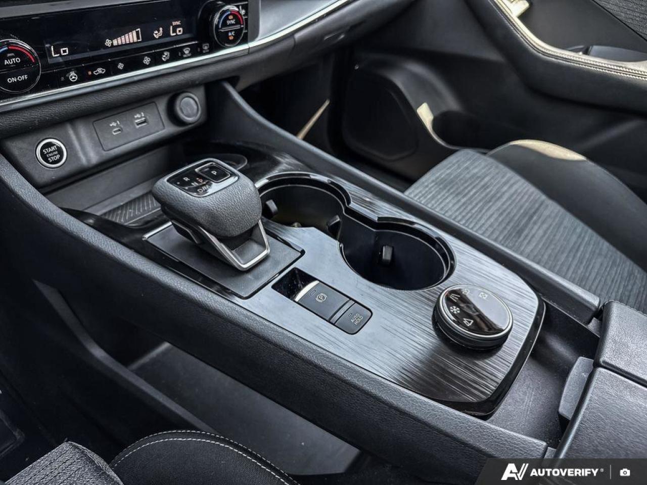 2023 Nissan Rogue SV Photo