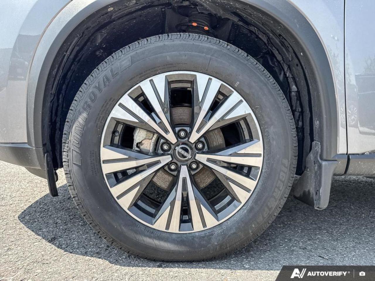 2023 Nissan Rogue SV Photo