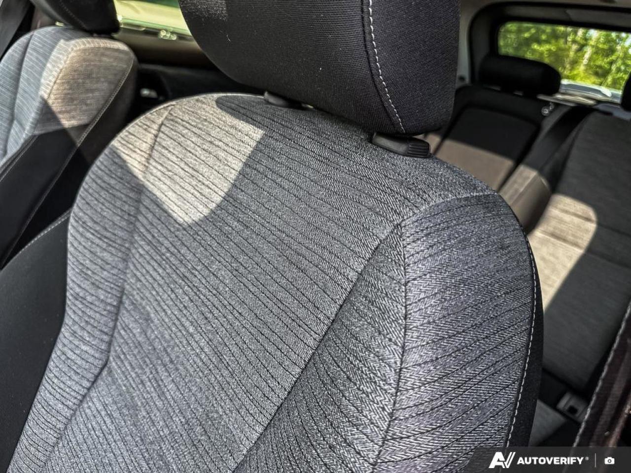 2023 Nissan Rogue SV Photo