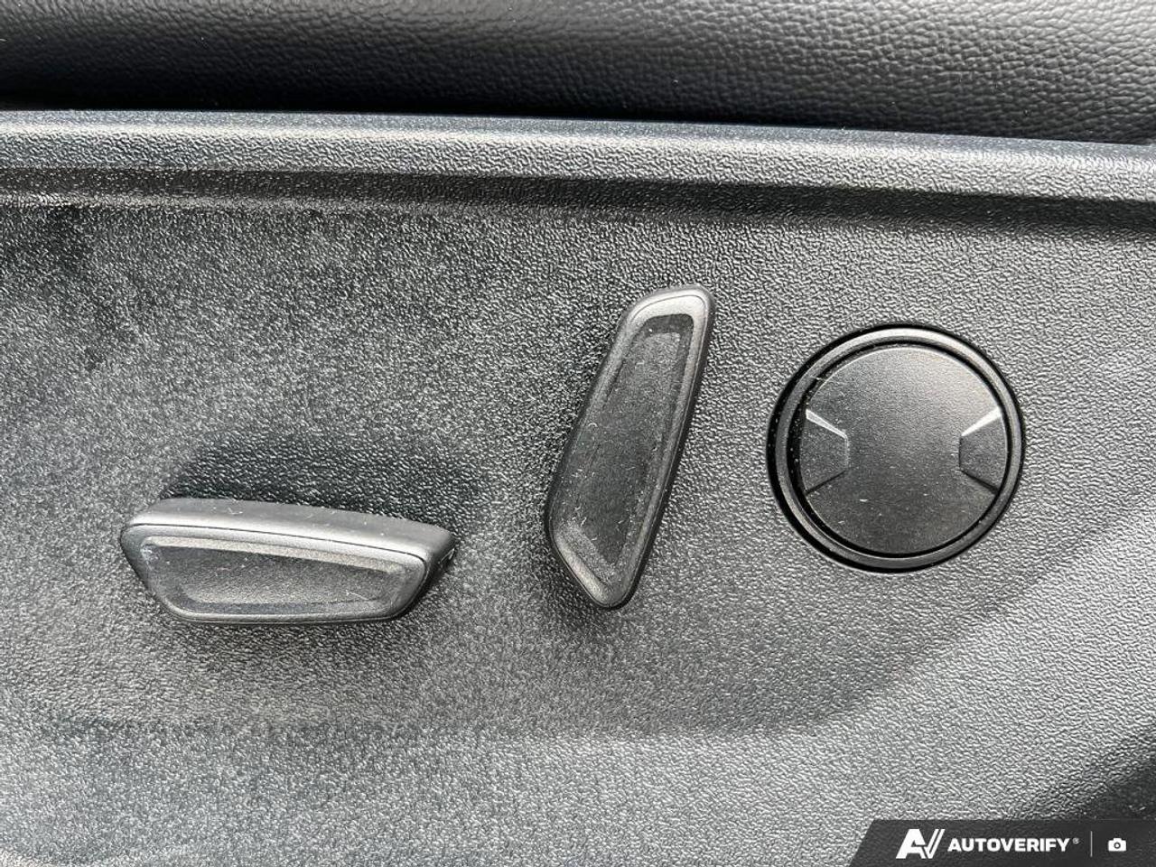 2025 Ford F-150 XLT   ONE OWNER   5.0L V8   LEATHER Photo