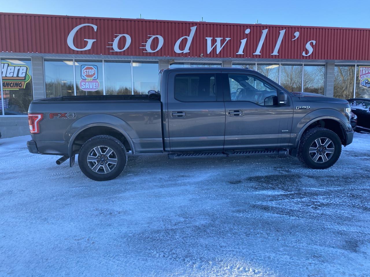 2017 Ford F-150 XLT, CLEAN CARFAX, POWER SEATS, POWER PEDALS! Photo