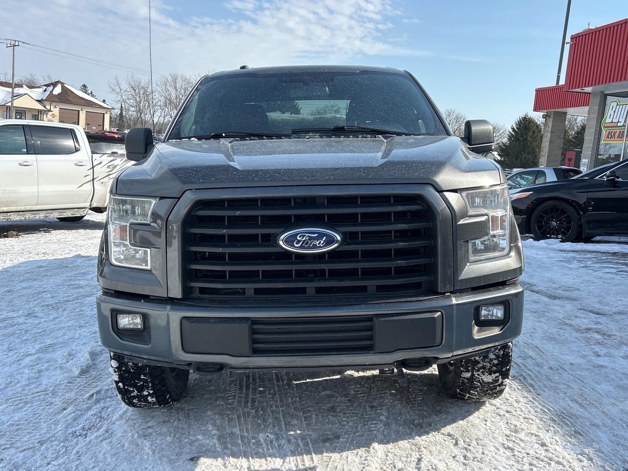 2017 Ford F-150 XLT, CLEAN CARFAX, POWER SEATS, POWER PEDALS! Photo2