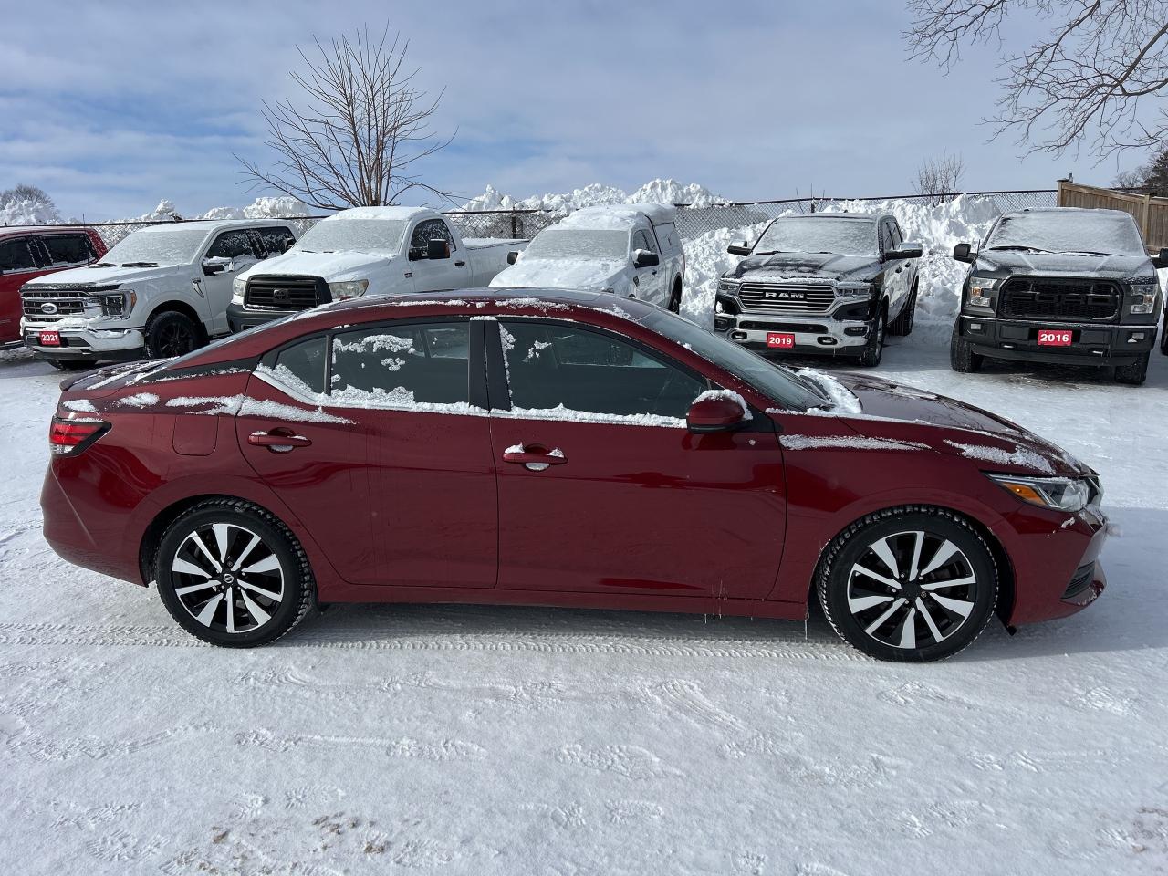 2022 Nissan Sentra SV, SUNROOF, REMOTE START, BLIND SPOT MONITORS! Photo2