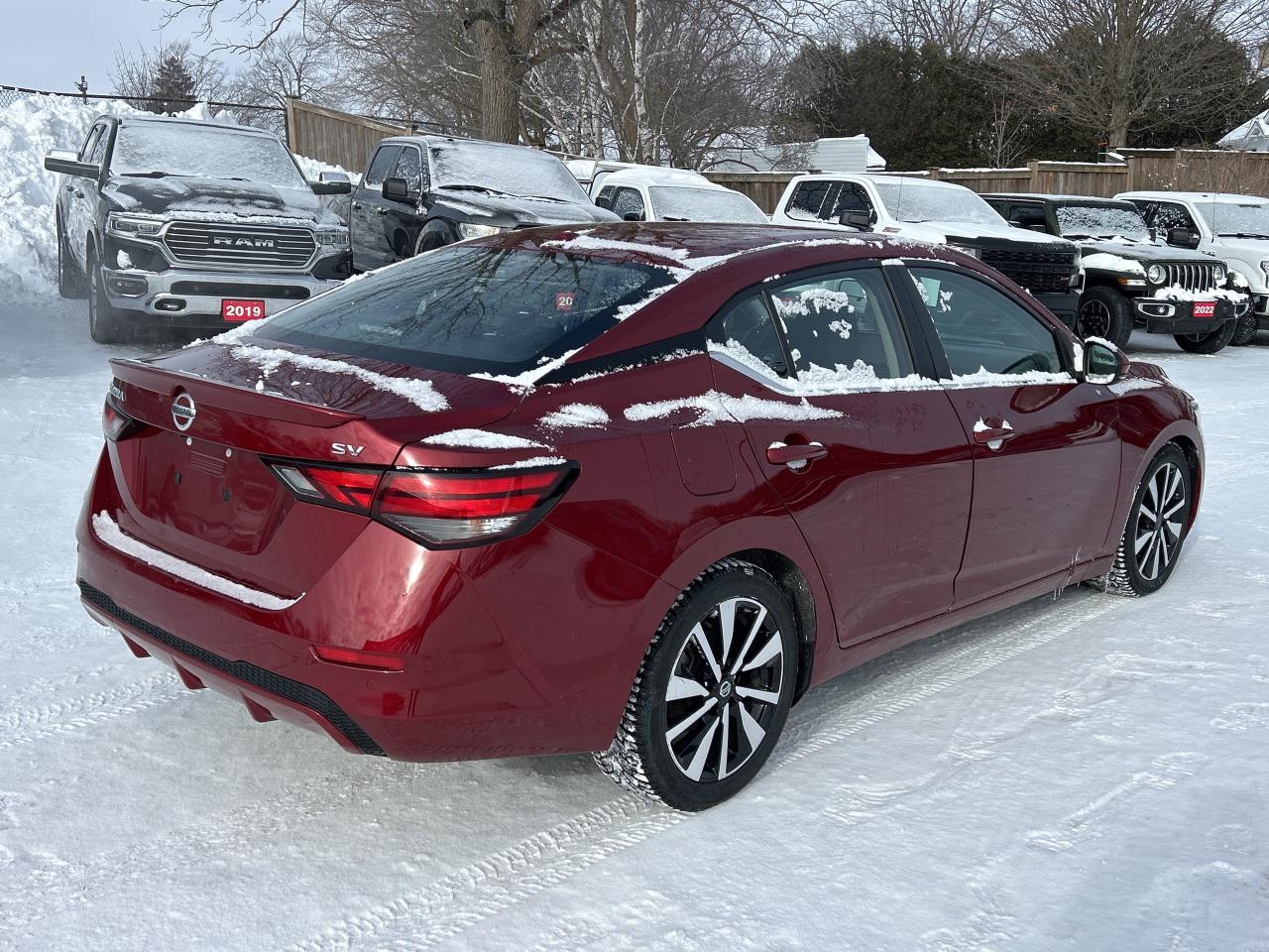 2022 Nissan Sentra SV, SUNROOF, REMOTE START, BLIND SPOT MONITORS! Photo