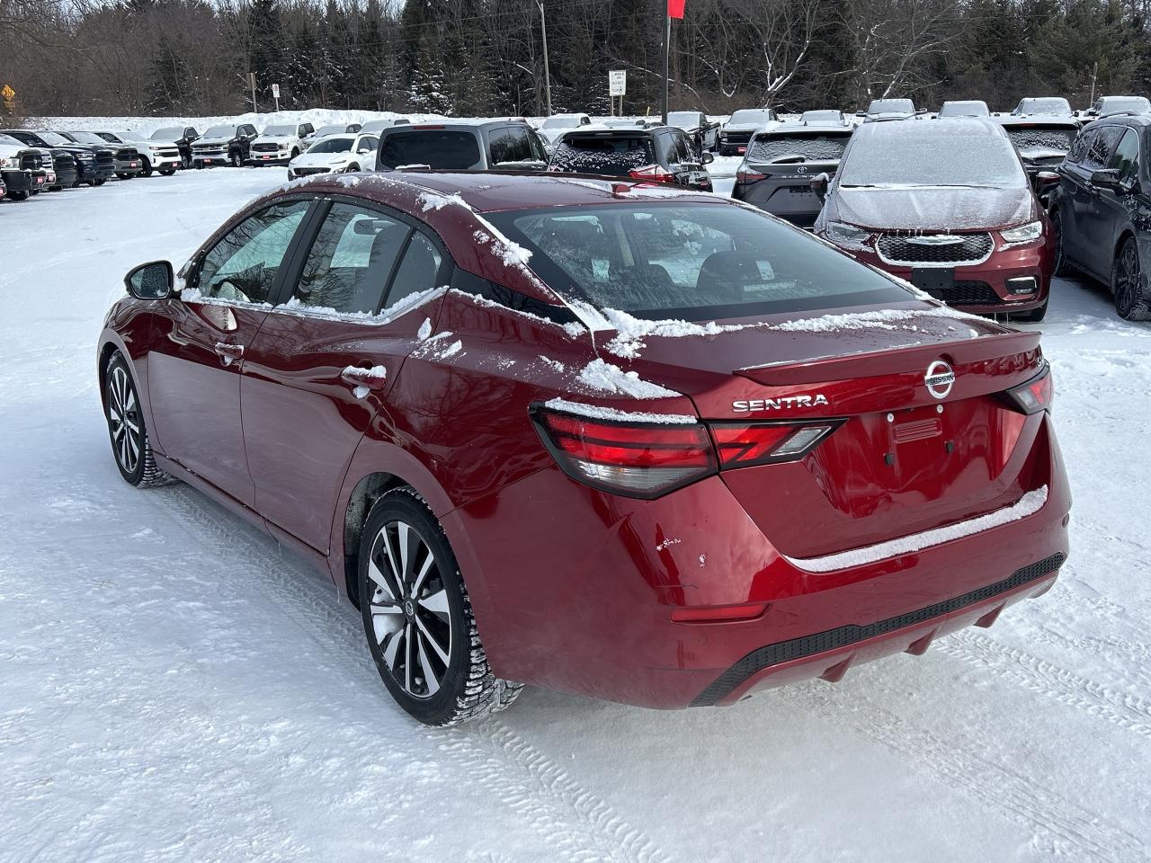 2022 Nissan Sentra SV, SUNROOF, REMOTE START, BLIND SPOT MONITORS! Photo