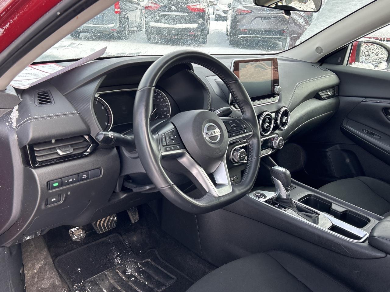 2022 Nissan Sentra SV, SUNROOF, REMOTE START, BLIND SPOT MONITORS! Photo